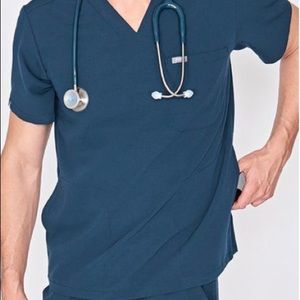 FIGS Dark Harbor Chisec Men’s Scrub Top, Medium